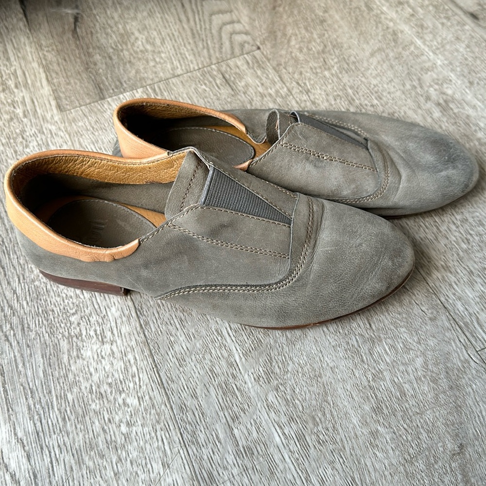 Juil Fogo Napa Leather Tep Tone Slip on Loafer
